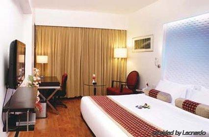 Yogi Midtown 4*