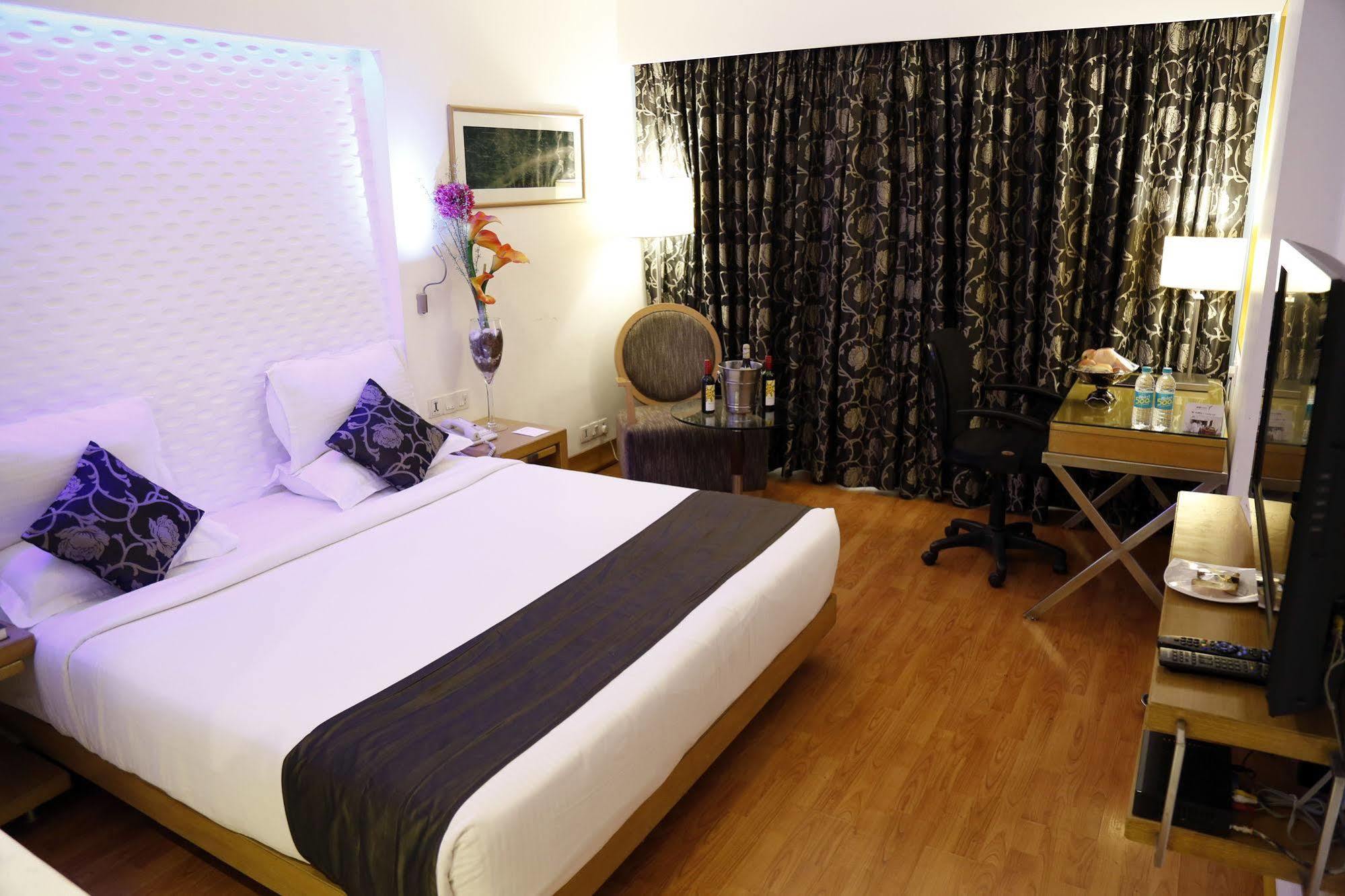Hotel Yogi Midtown 4*