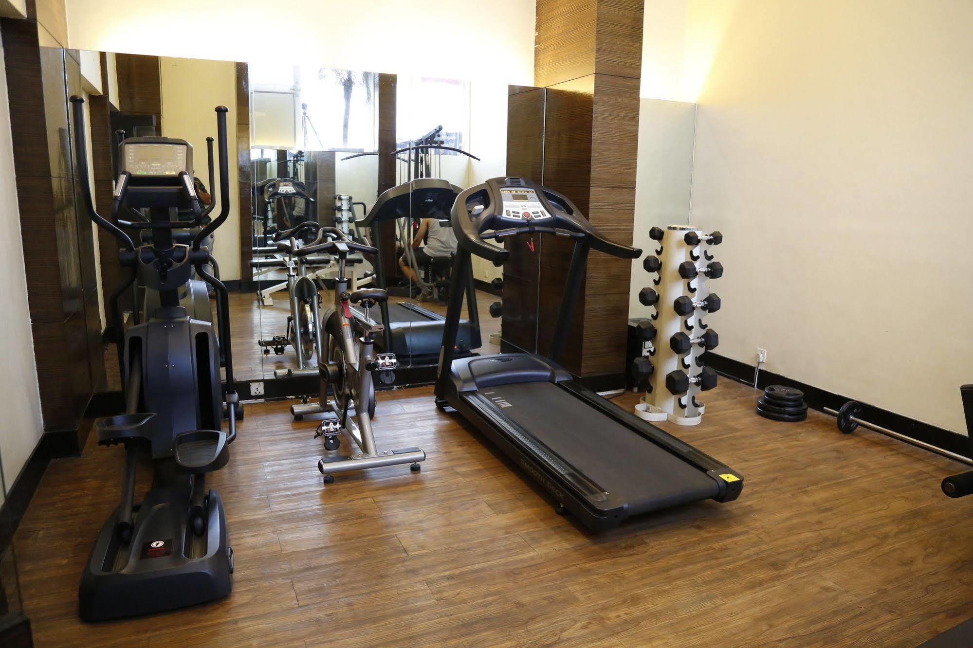Yogi Midtown 4*